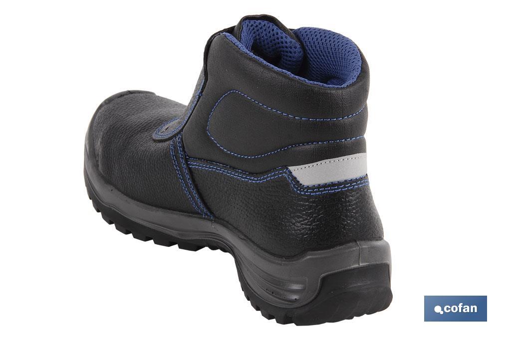 Bota de Pele | Cor negro | Fecho de Velcro | Segurança S3 | Modelo Urian | Biqueira de Carbono Light