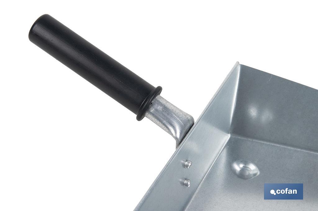Pá de lixo metálica com cabo curto | Material: chapa galvanizada | Altura total de 7 cm